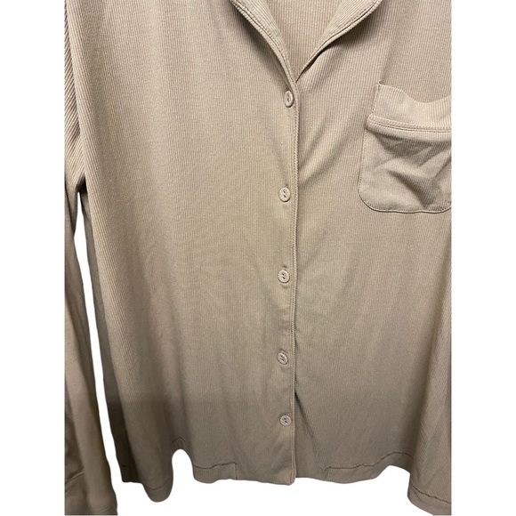 SKIMS pajama tan  button down top size large - Picture 3 of 7